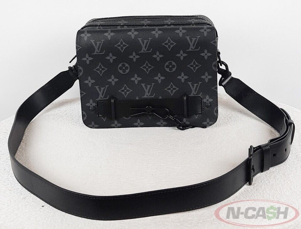 Louis Vuitton Steamer Monogram Eclipse Messenger Bag N Cash