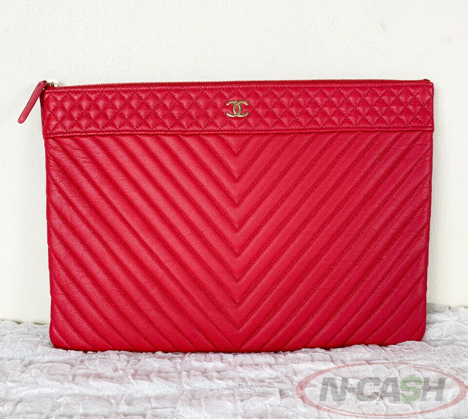 Chanel o hot sale case clutch