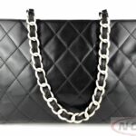 CHANEL Vintage Black Quilted Leather Shoulder Bag_pawnshop1